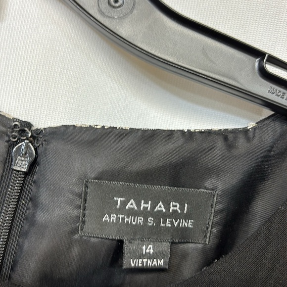 Tahari Arthur S Levine Black rose silver Jacquard Fit & Flare Dress size 14 - Picture 6 of 11